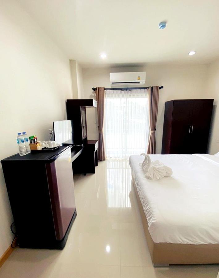 Re Riva Apartment Банкок Екстериор снимка