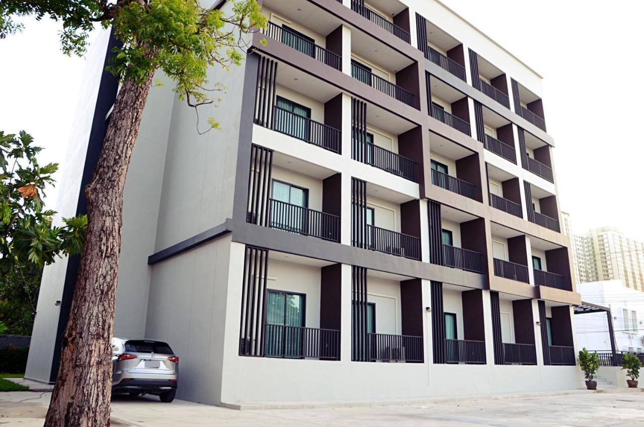 Re Riva Apartment Банкок Екстериор снимка